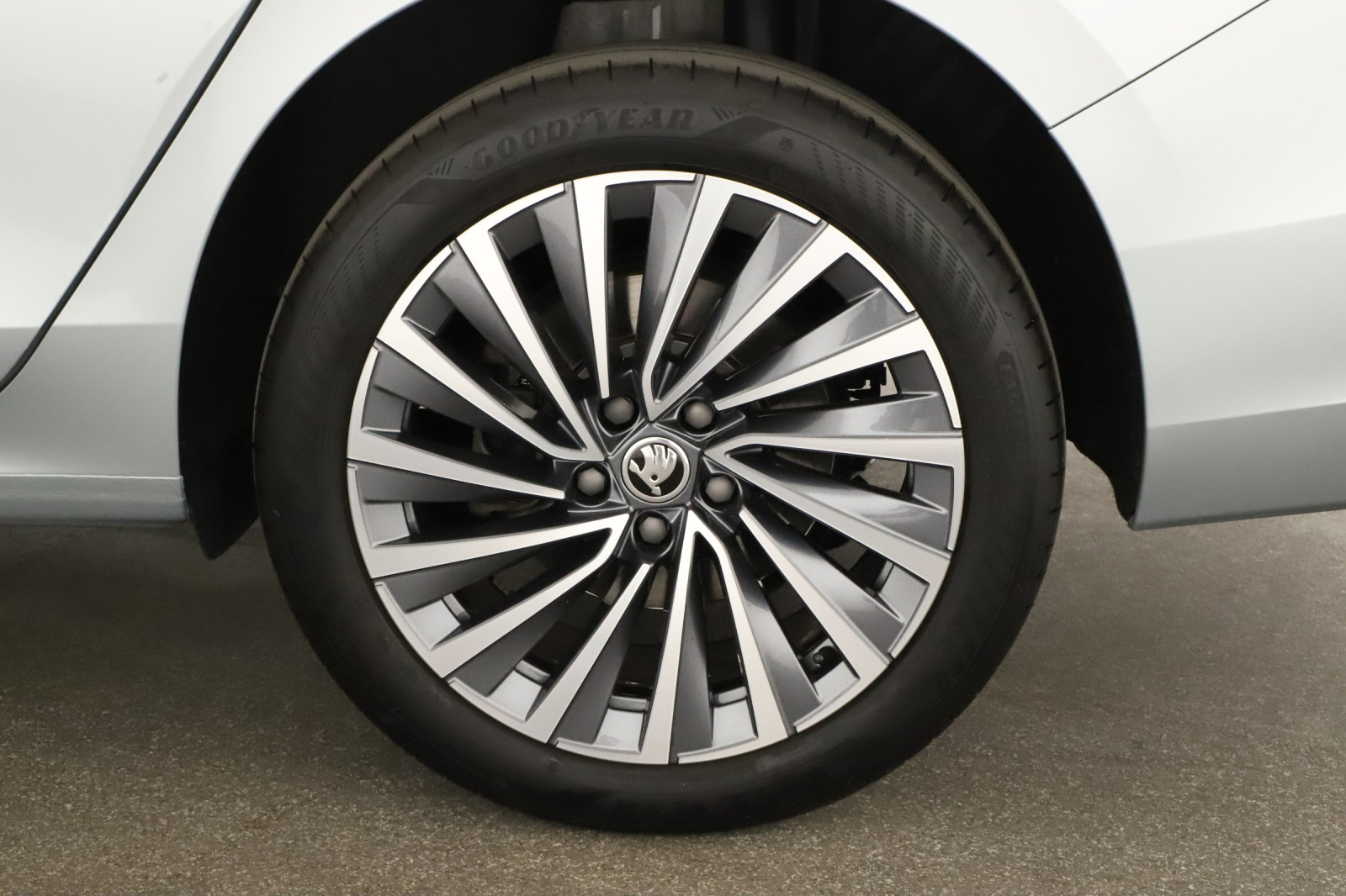 Škoda Superb - 2024