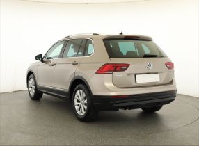 Volkswagen Tiguan - 2019