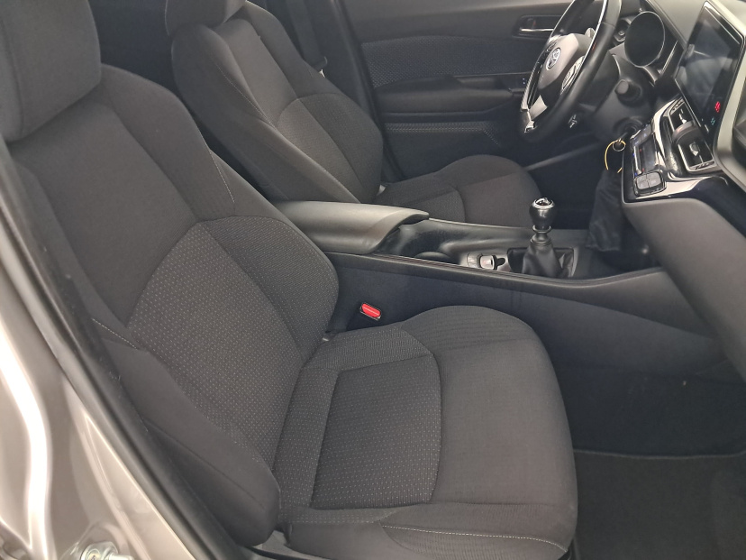 Toyota C-HR, 2017