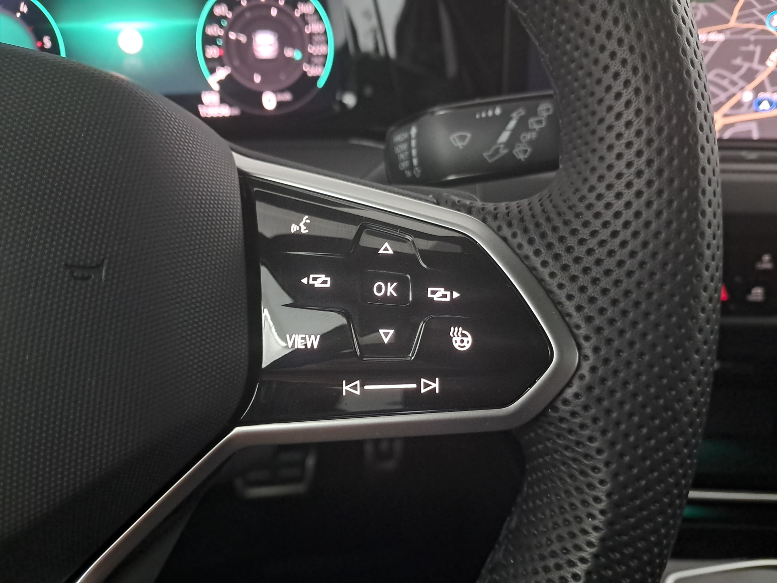 Volkswagen Golf - 2024