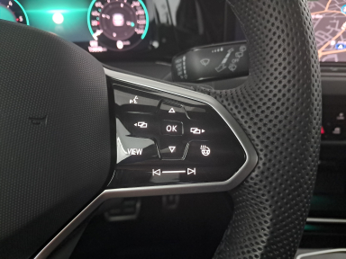 Volkswagen Golf - 2024