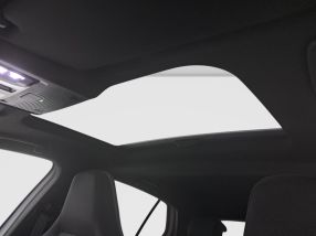 Volkswagen Golf - 2024