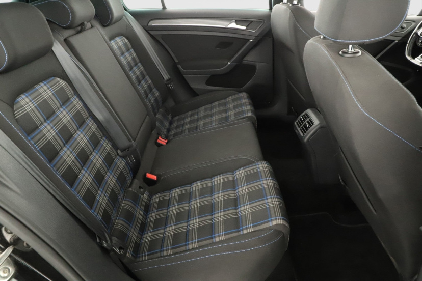 Volkswagen Golf, 2020