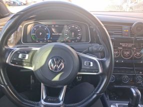 Volkswagen Golf - 2020