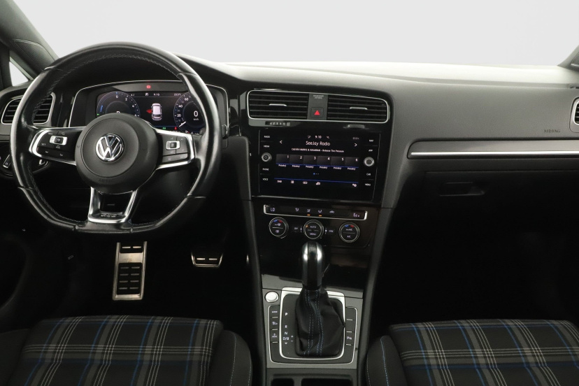 Volkswagen Golf, 2020