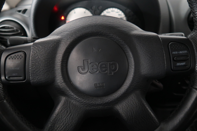 Jeep Cherokee, 2003