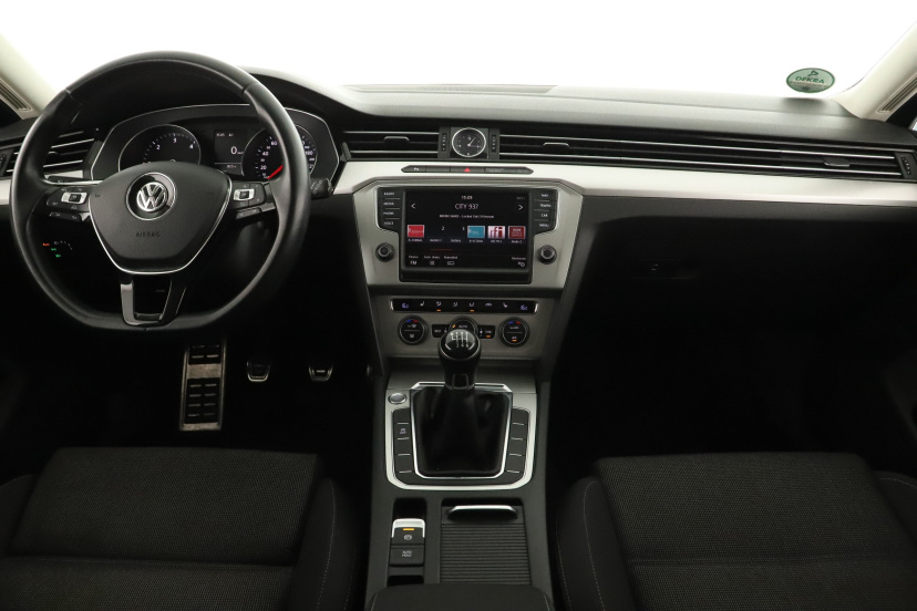 Volkswagen Passat, 2015