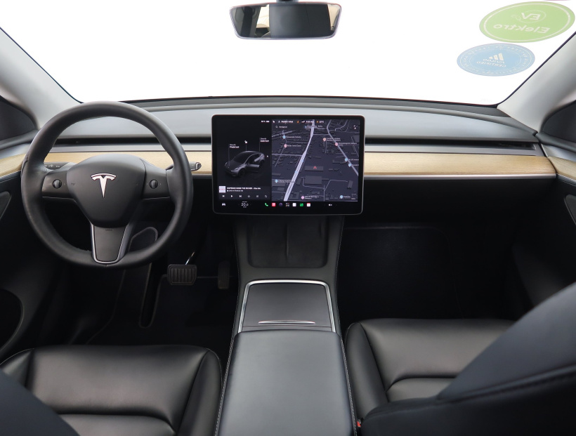 Tesla Model Y, 2022