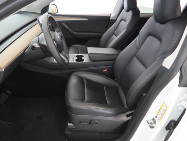 Tesla Model Y - 2023