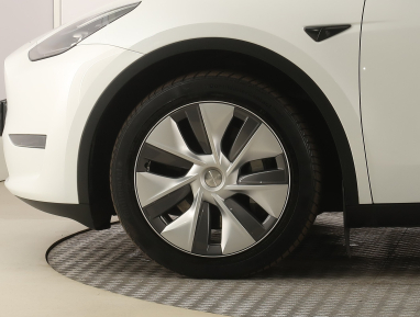 Tesla Model Y - 2023