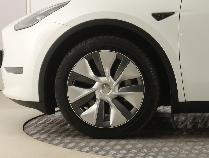 Tesla Model Y, 2023