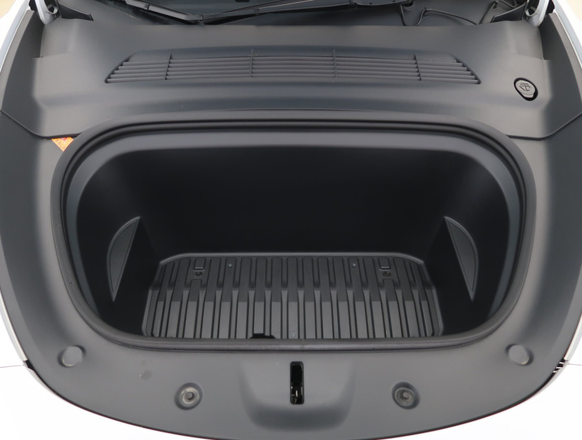 Tesla Model Y, 2023
