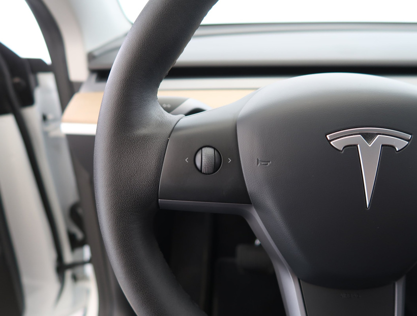 Tesla Model Y, 2023