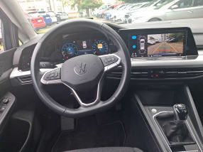 Volkswagen Golf - 2023
