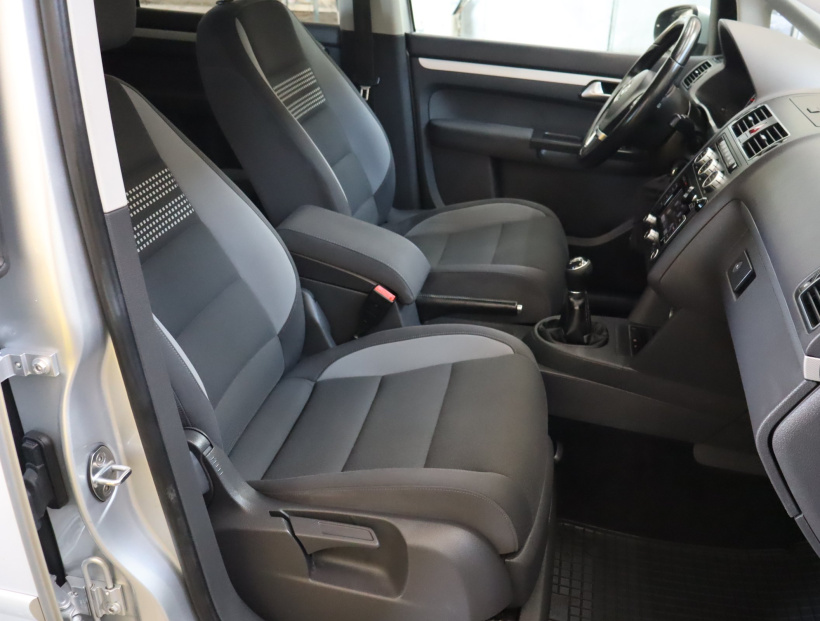Volkswagen Touran, 2013