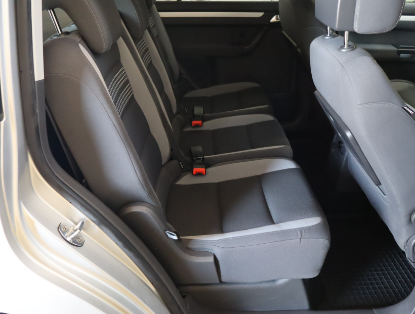Volkswagen Touran, 2013