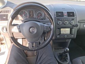 Volkswagen Touran - 2013
