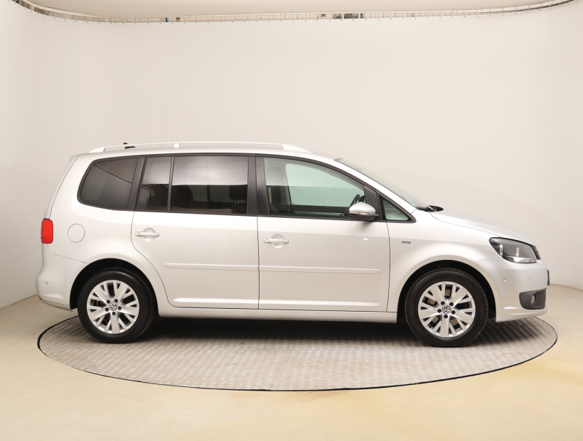 Volkswagen Touran, 2013