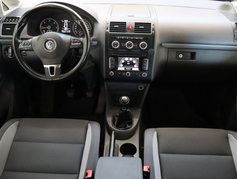 Volkswagen Touran, 2013