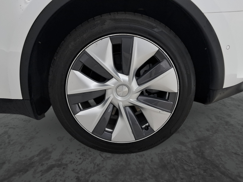 Tesla Model Y, 2022