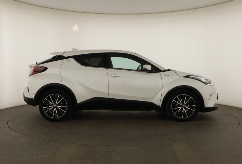 Toyota C-HR, 2019