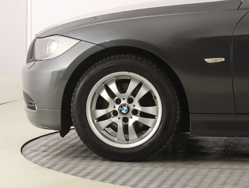 BMW 3, 2005