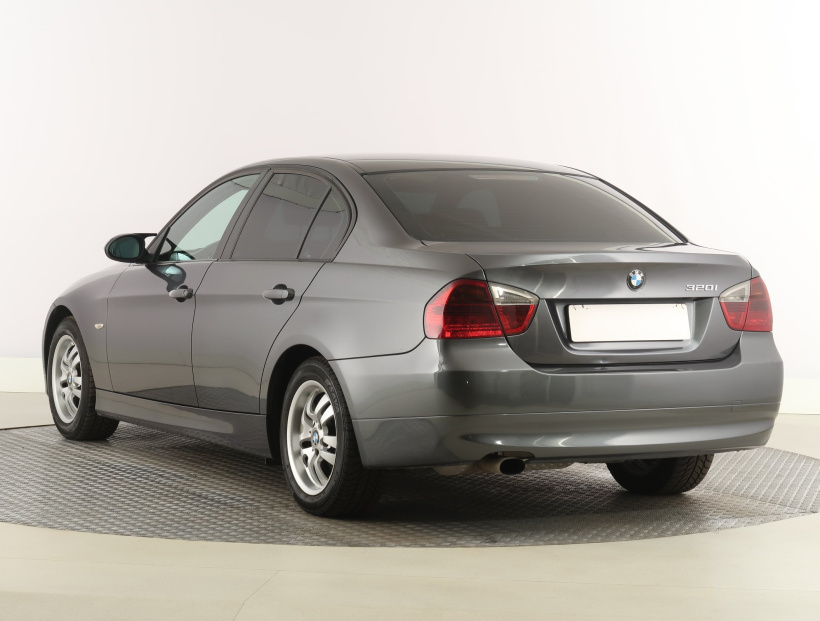 BMW 3, 2005