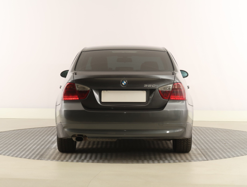 BMW 3, 2005