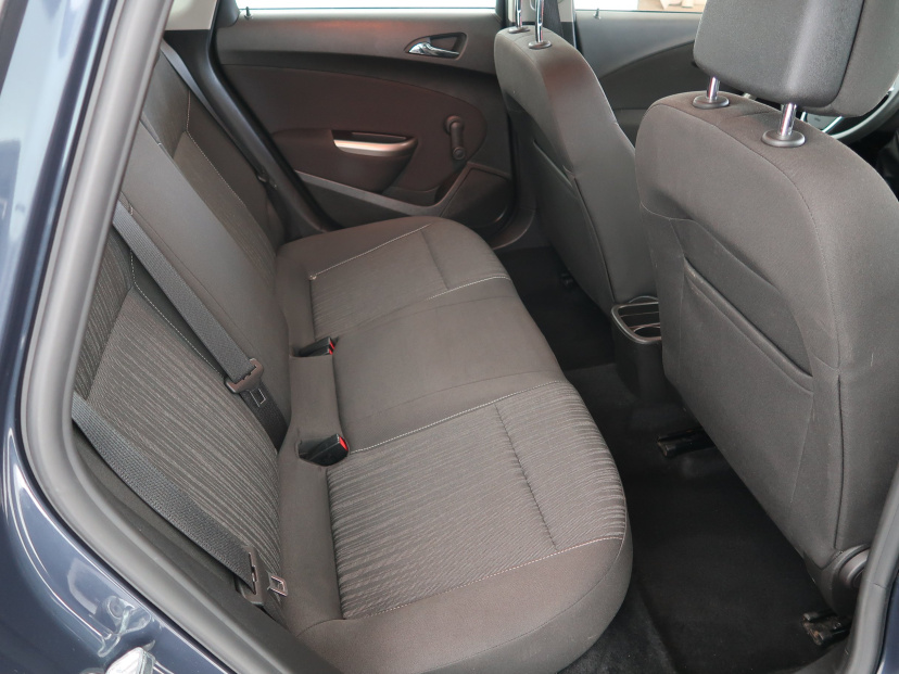 Opel Astra, 2010