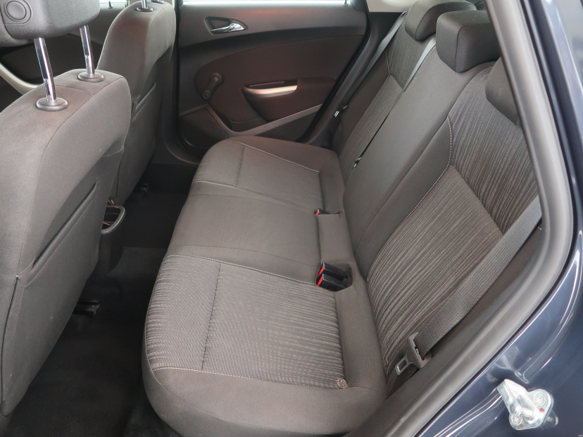 Opel Astra, 2010