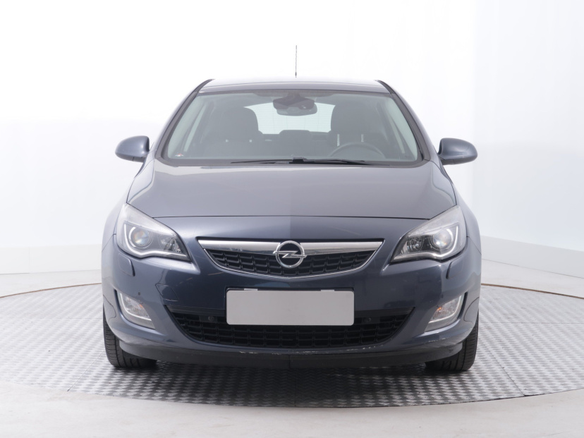 Opel Astra, 2010