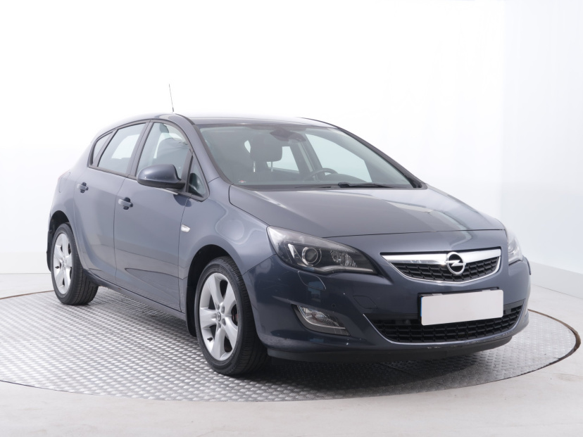 Opel Astra, 2010
