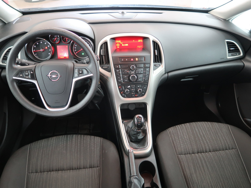 Opel Astra, 2010