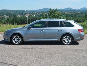 Škoda Superb - 2017