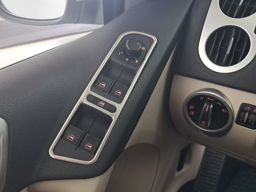 Volkswagen Tiguan, 2014