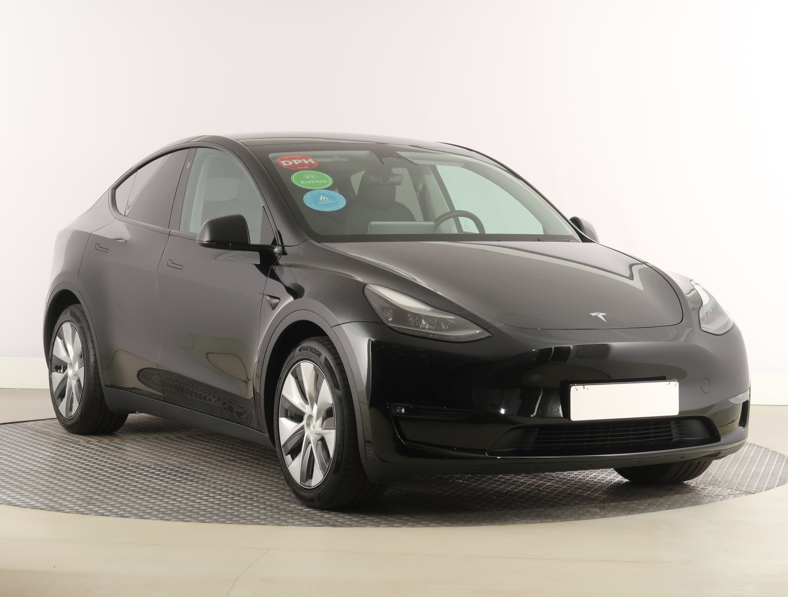 Tesla Model Y Long Range AWD – fotografie 1