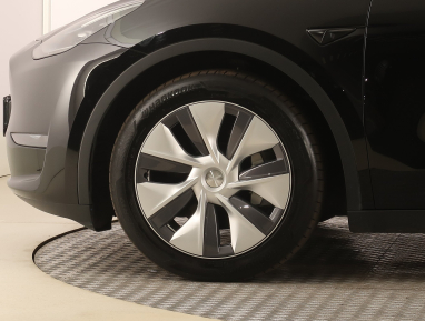 Tesla Model Y - 2023