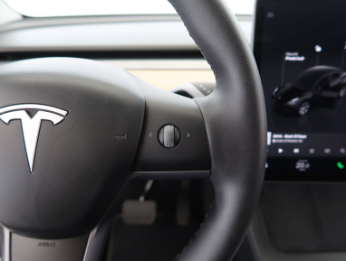 Tesla Model Y - 2023
