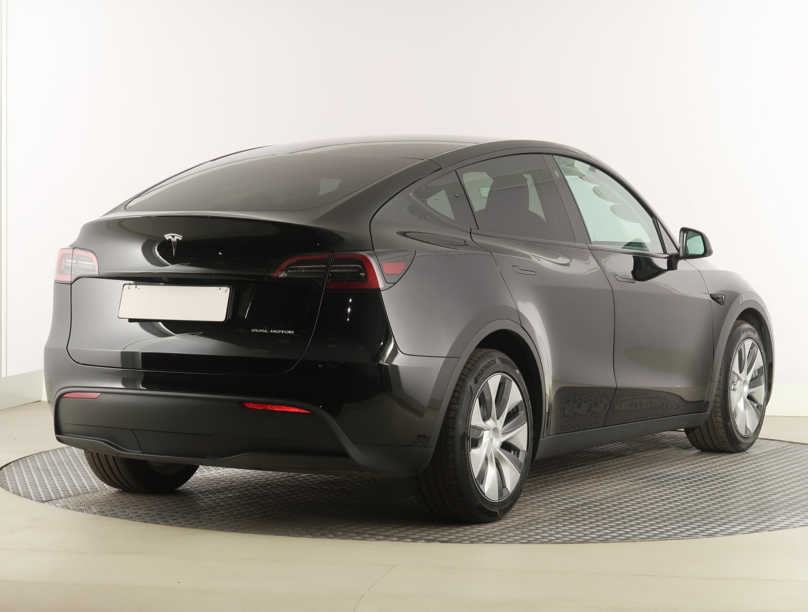 Tesla Model Y Long Range AWD – fotografie 7