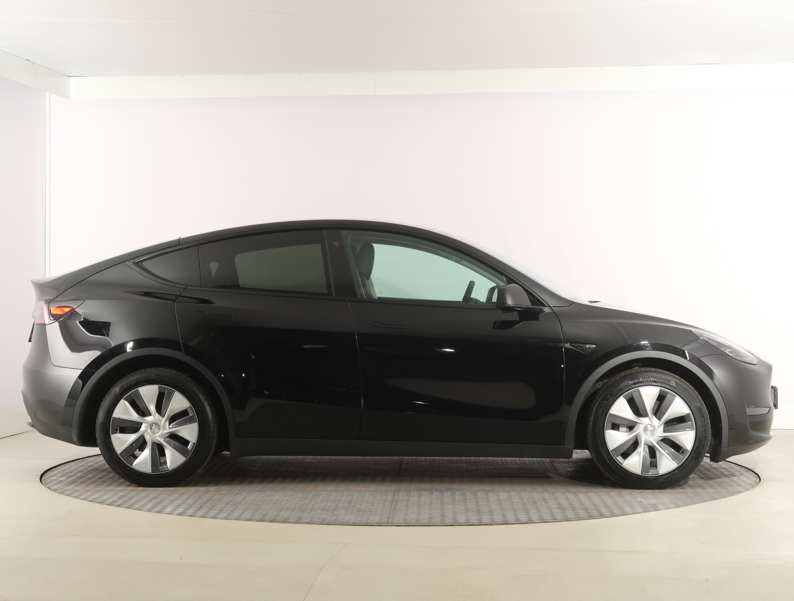 Tesla Model Y Long Range AWD – fotografie 8