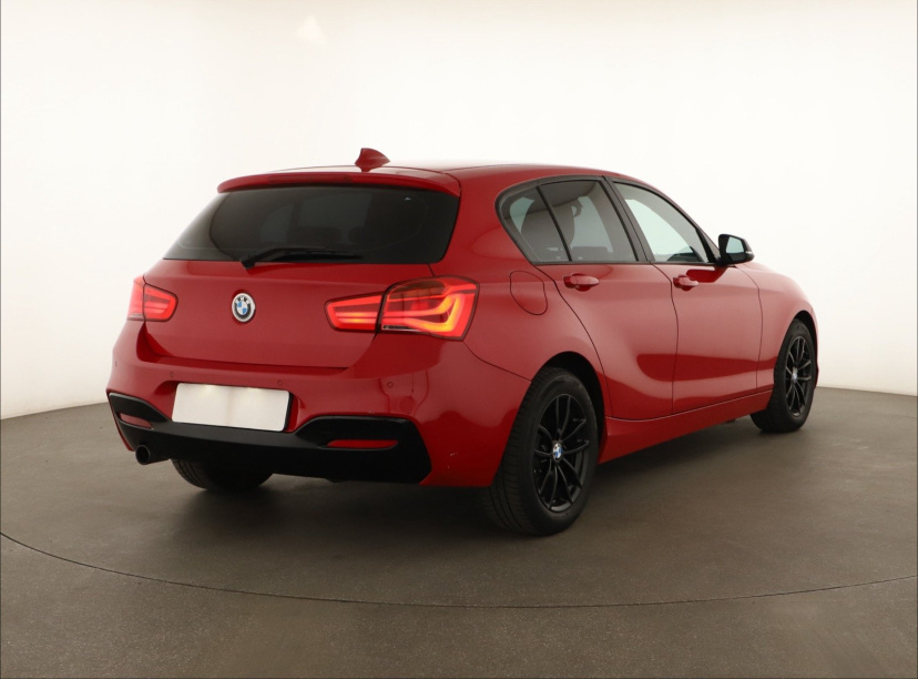 BMW 1, 2015