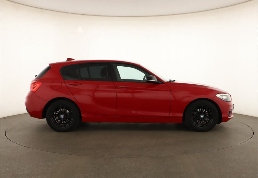 BMW 1, 2015