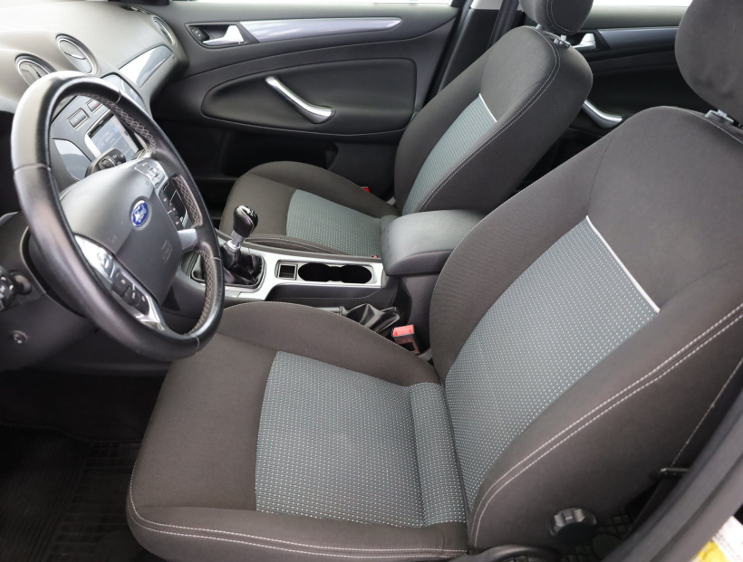 Ford Mondeo, 2013