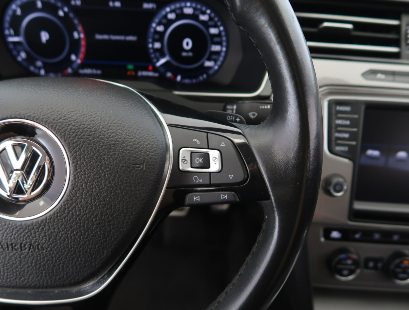 Volkswagen Passat, 2016