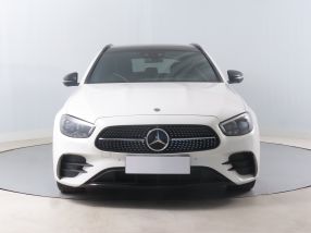 Mercedes-Benz E - 2021