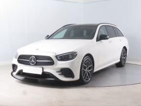 Mercedes-Benz E - 2021