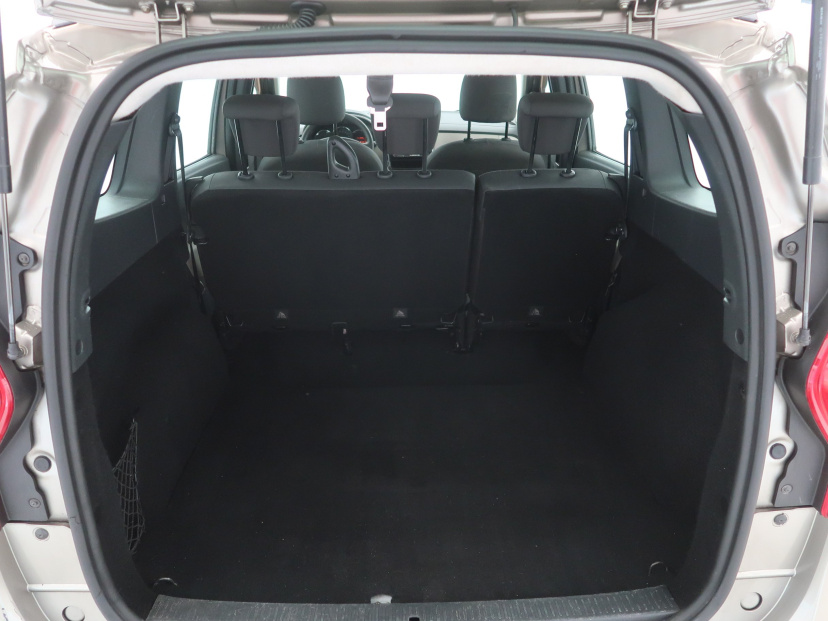 Dacia Lodgy, 2013