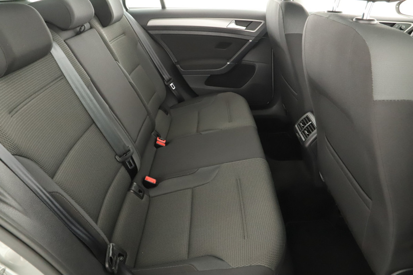 Volkswagen Golf, 2016