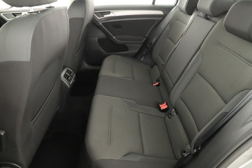 Volkswagen Golf, 2016