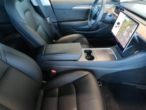 Tesla Model 3 - 2021